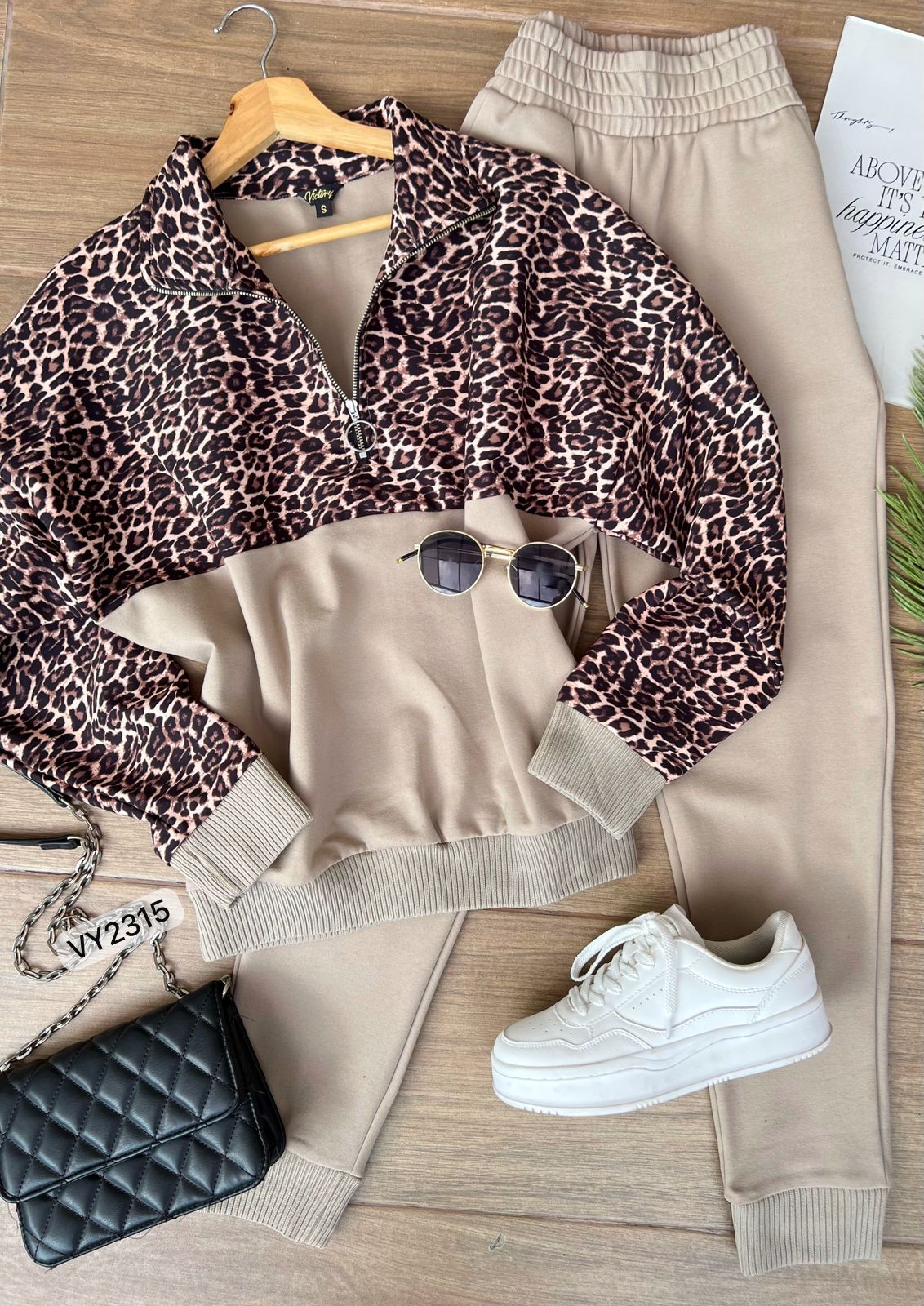 SET ANIMAL PRINT (BUZO Y JOGGER)