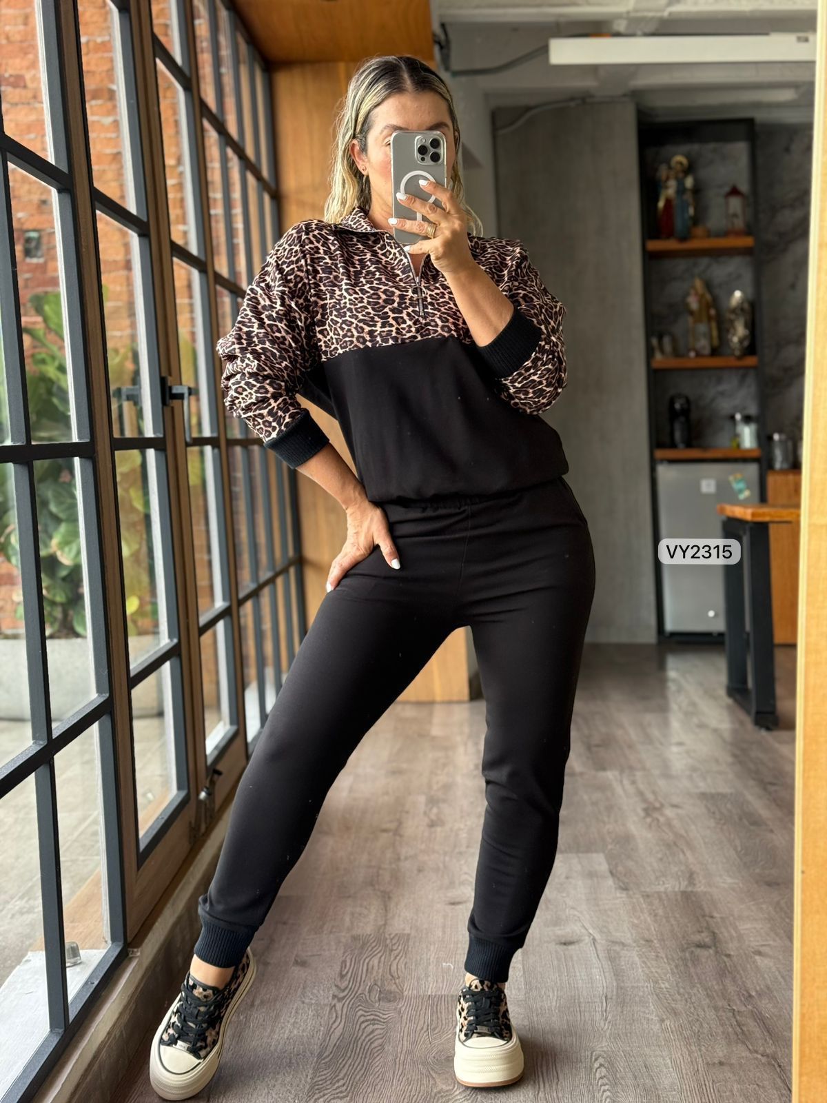 SET ANIMAL PRINT (BUZO Y JOGGER)