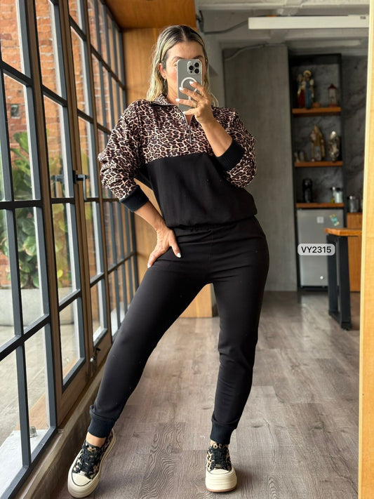 SET ANIMAL PRINT (BUZO Y JOGGER)